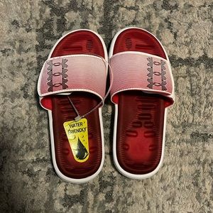 Underarmour boys slides